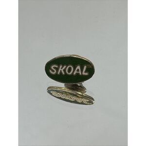 Vintage Green Oval Skoal Chewing Tobacco Pin Lapel Hat Backpack Pin Tie Tack‎